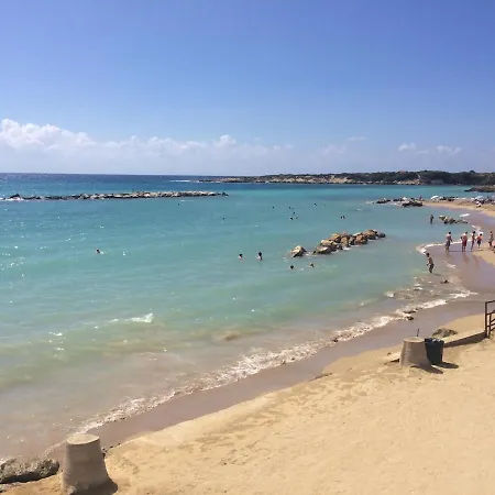 Coral Bay Townhouse, Pool & Sea Views, Peyia בית נופש *