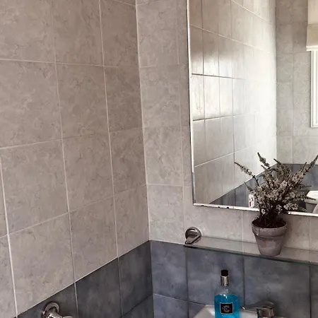 Coral Bay Townhouse, Pool & Sea Views, Peyia *