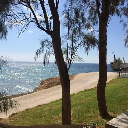 Coral Bay Townhouse, Pool & Sea Views, Peyia בית נופש