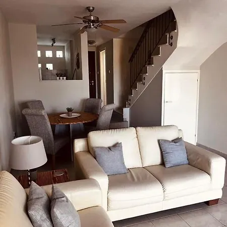 Coral Bay Townhouse, Pool & Sea Views, Peyia בית נופש *