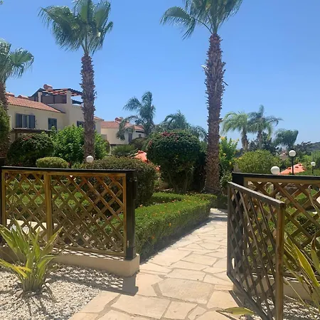 Coral Bay Townhouse, Pool & Sea Views, Peyia *